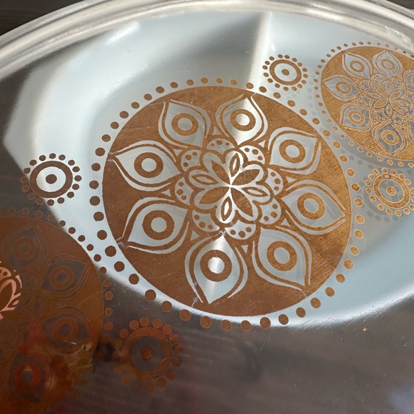 Vintage 1.5 qt Pyrex split dish 
Royal / Holiday promo piece  1961 - Picture 12 of 16